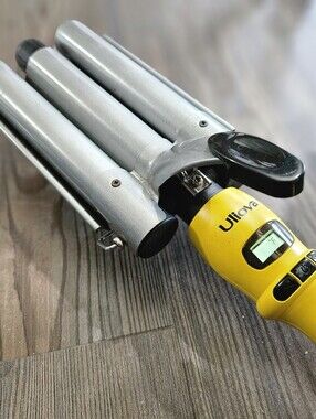 Uliova Hair Curler Model:7071 3-Barrel Hair Saloon Accessories Styling Wand Yell